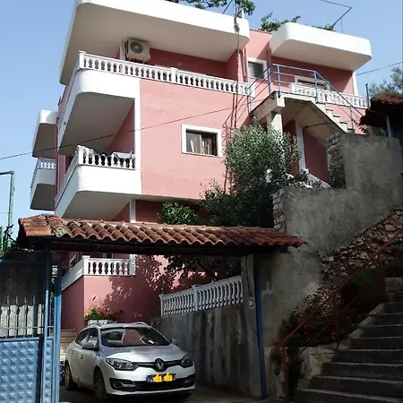 Vila Jakupi * Sarandë