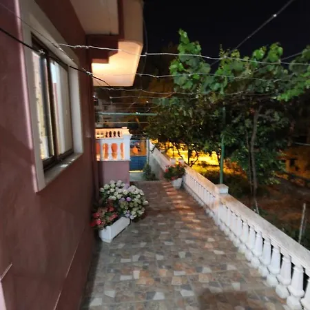 Vila Jakupi Apartment Sarande