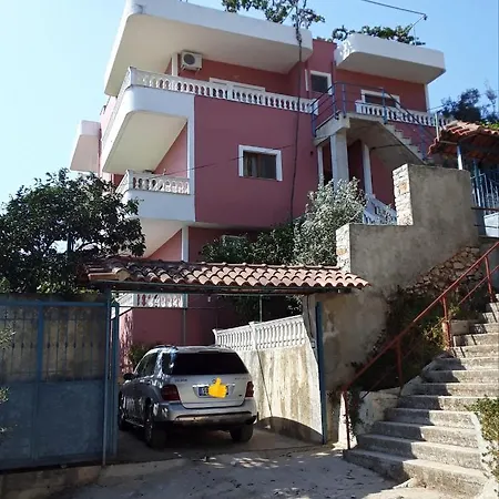 Vila Jakupi *